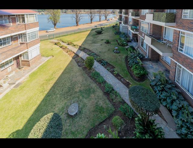 2 BEDROOM APARTMENT FOR SALE IN FLORIDA